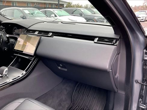 Used 2025 Land Rover Range Rover Velar Dynamic SE image 19