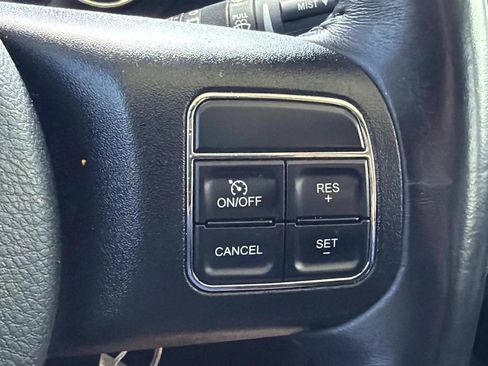Used 2017 Jeep Wrangler Unlimited Sahara w/ Connectivity Group AWD/4WD image 19