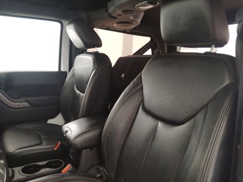 Used 2013 Jeep Wrangler Moab image 21