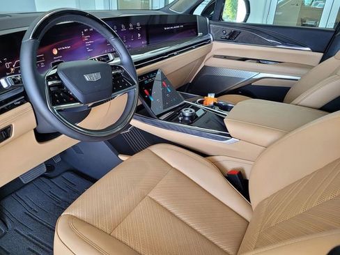 New 2025 Cadillac Escalade IQ Luxury 2 w/ LPO, Premium Carpet Package AWD/4WD image 10