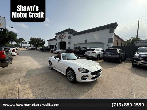 Used 2017 FIAT 124 Spider Lusso RWD image 1