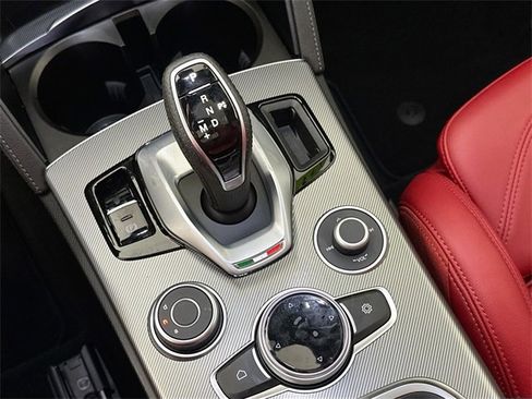 Used 2023 Alfa Romeo Stelvio Veloce image 16