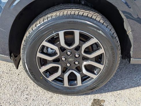 Used 2023 Ford Maverick Lariat w/ Lariat Luxury Package image 11