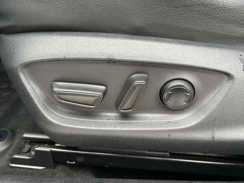 Used 2018 Toyota Camry XSE FWD image 14