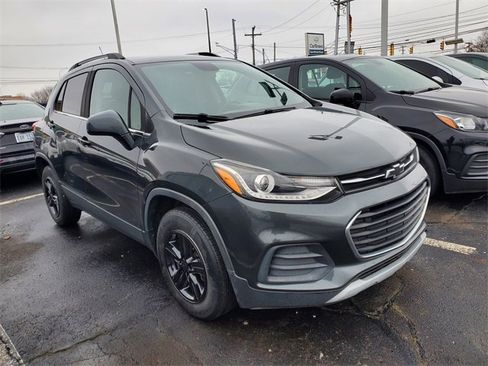 Certified 2017 Chevrolet Trax LT w/ LT Convenience Package image 1