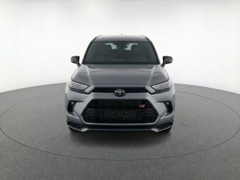Used 2024 Toyota Grand Highlander AWD image 2