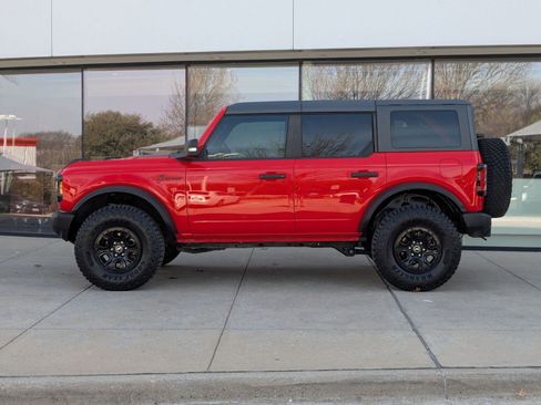 Used 2022 Ford Bronco Wildtrak image 2