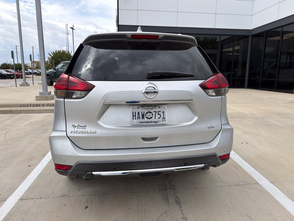 Used 2020 Nissan Rogue SV FWD image 10