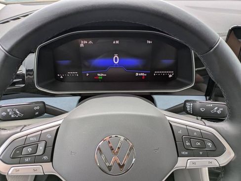 Certified 2025 Volkswagen Jetta SE FWD image 28