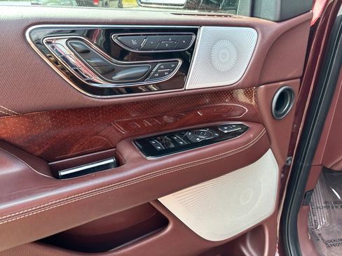 Used 2018 Lincoln Navigator L Black Label AWD/4WD image 12