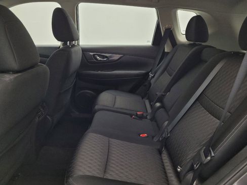 Used 2018 Nissan Rogue S AWD/4WD image 18