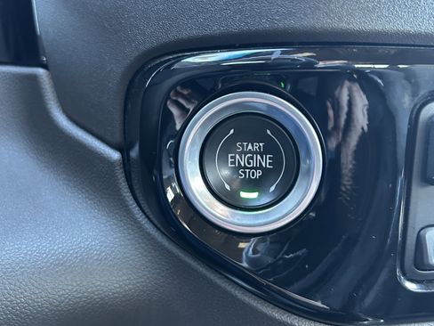 Used 2023 Chevrolet Silverado 1500 LTZ image 35