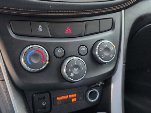 Used 2019 Chevrolet Trax LT w/ Redline Edition image 22