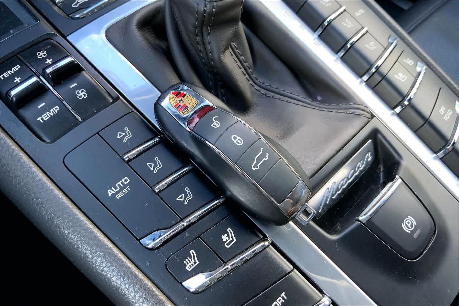 Used 2018 Porsche Macan S AWD/4WD image 19