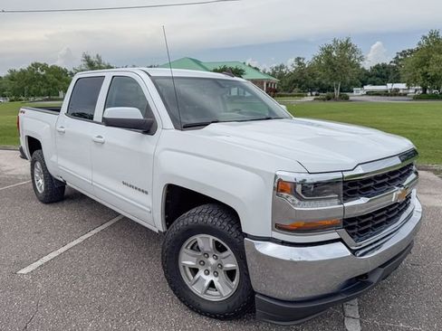Used 2018 Chevrolet Silverado 1500 LT w/ Trailering Package AWD/4WD image 2