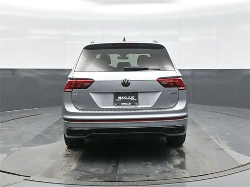 Used 2024 Volkswagen Tiguan SE R-Line image 6