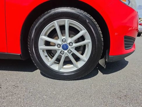 Used 2015 Ford Focus SE FWD image 9