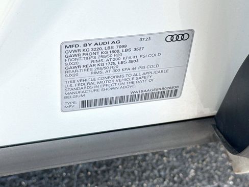 Certified 2024 Audi Q8 e-tron Premium AWD/4WD image 29