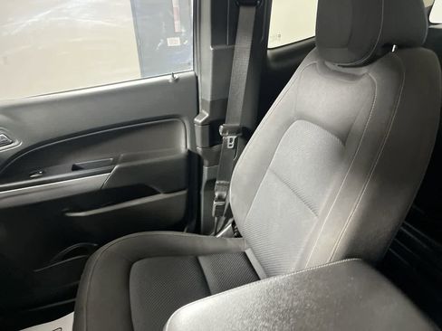Used 2022 Chevrolet Colorado LT w/ Fleet Safety Package image 25