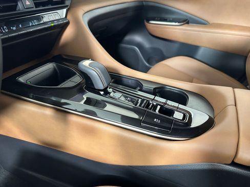 Used 2025 Toyota Crown Signia image 17