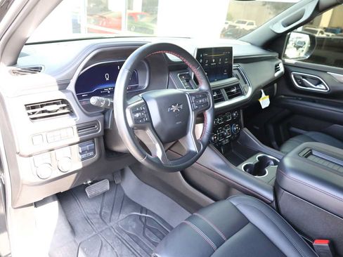 Used 2024 Chevrolet Suburban RST w/ Luxury Package AWD/4WD image 2