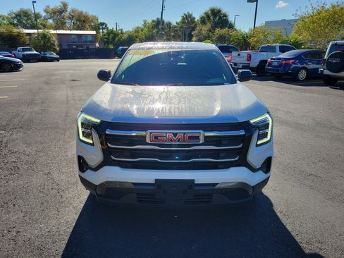 Used 2025 GMC Terrain Elevation image 2