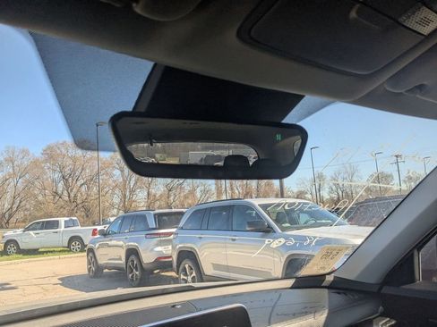 Used 2022 Kia Telluride LX image 30