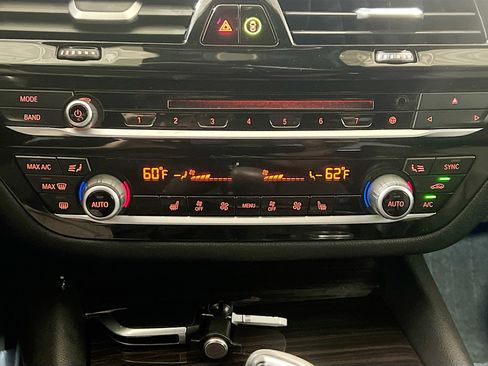 Used 2018 BMW 530i image 12