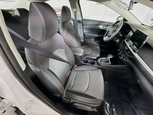 Used 2024 Kia Forte LXS FWD image 29