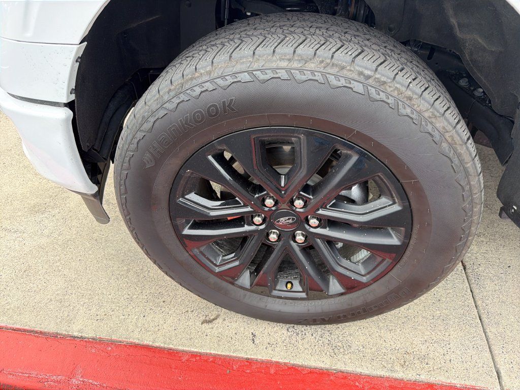 Used 2025 Ford F150 Lariat AWD/4WD image 25