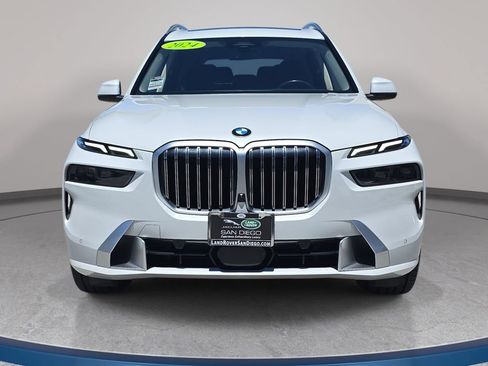 Used 2024 BMW X7 xDrive40i w/ Premium Package AWD/4WD image 3