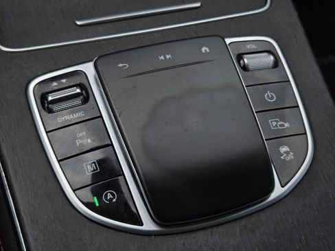 Used 2021 Mercedes-Benz GLC 300 image 25