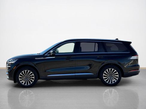 Used 2023 Lincoln Aviator AWD w/ Premium Package image 4