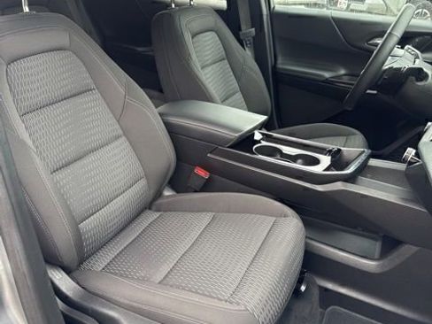 Used 2025 Chevrolet Equinox LT image 11