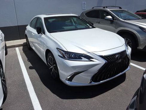 Certified 2025 Lexus ES 300h w/ Premium Package FWD image 2