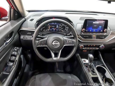 Used 2023 Nissan Altima 2.5 SV image 17