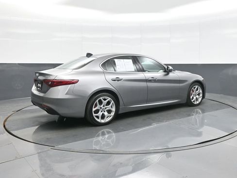 Used 2018 Alfa Romeo Giulia Ti image 7