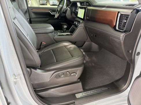Used 2024 GMC Sierra 1500 Denali AWD/4WD image 20