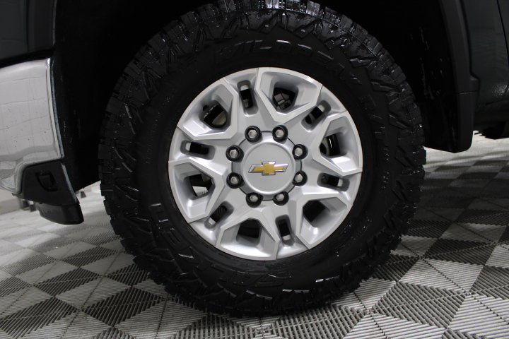 Used 2025 Chevrolet Silverado 2500 LT AWD/4WD image 41