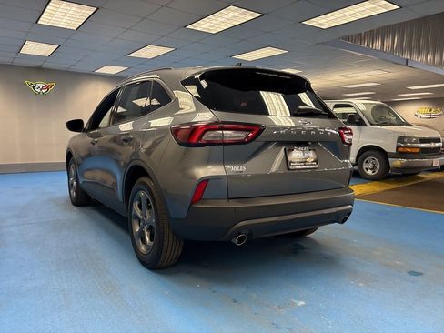 Used 2025 Ford Escape ST-Line image 9