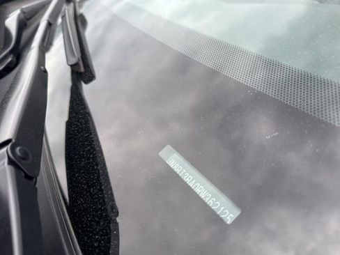 Used 2024 Nissan Rogue SV w/ SV Premium Package FWD image 17