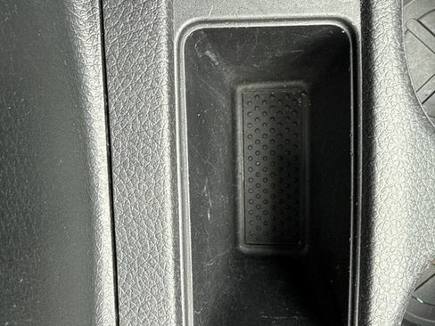 Used 2020 Nissan Rogue SV image 21