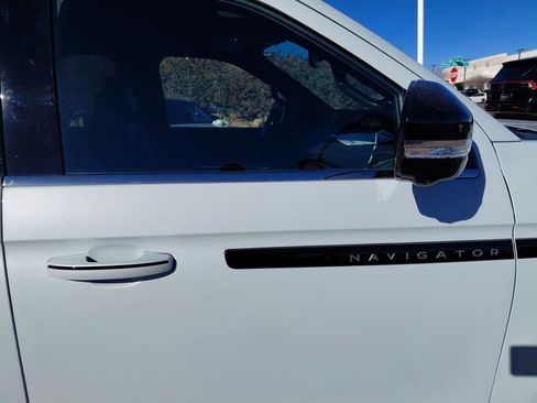 New 2025 Lincoln Navigator Black Label image 33