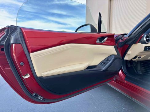 Used 2016 MAZDA MX-5 Miata Grand Touring RWD image 30