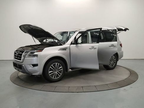 Used 2024 Nissan Armada SL image 10