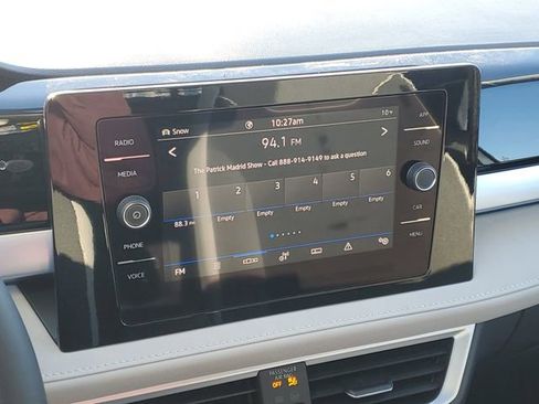 New 2026 Volkswagen Taos SE image 21