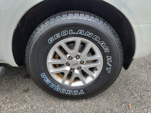 Used 2014 Nissan Frontier SV image 6