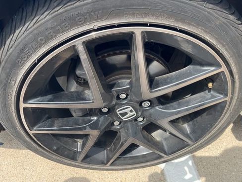 Used 2024 Honda Civic Sport Touring image 3