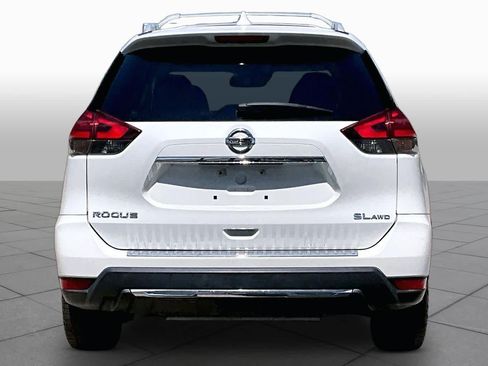 Used 2017 Nissan Rogue SL w/ SL Premium Package AWD/4WD image 4