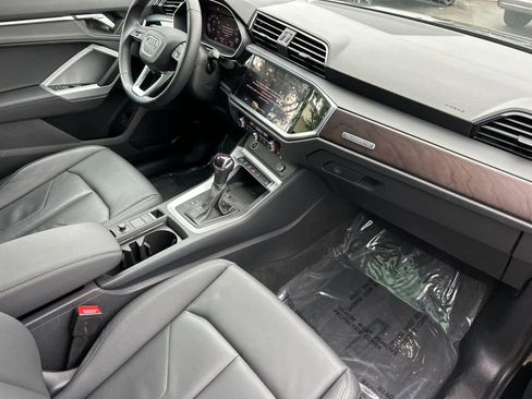 Used 2024 Audi Q3 2.0T Premium image 16